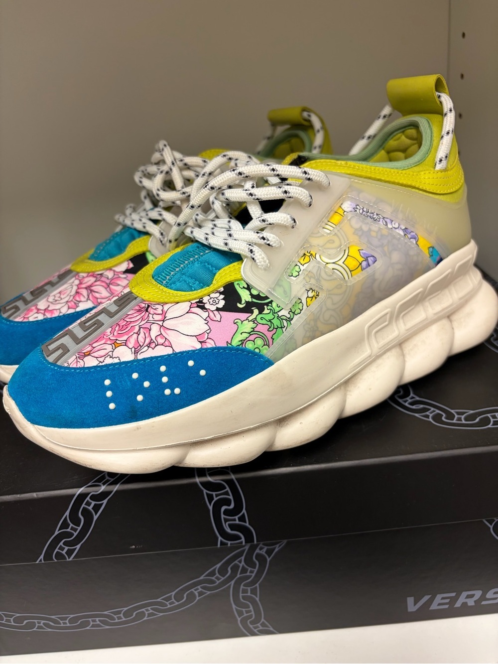 Versace Kids Blue & Pink Floral Sneakers - Picture 2 of 6